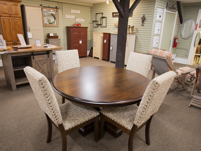 CLEARANCE - Elmhurst Table with 4-Lyons Chairs